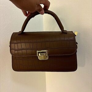 Elegant Brown Croc-Embossed Handbag